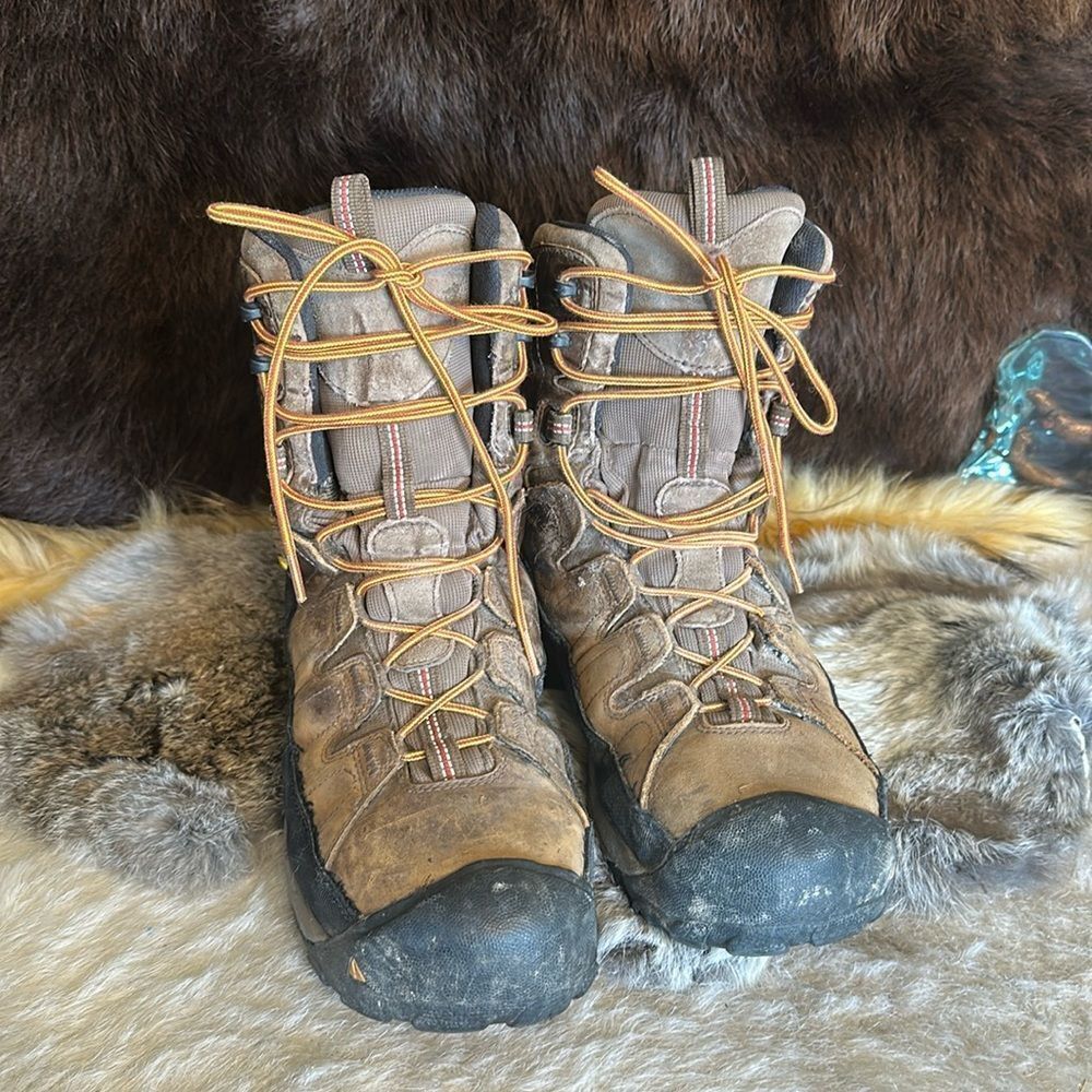 Keen boots 10.5 (3265)